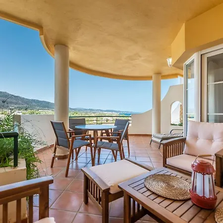 Apartment Senorio De Aloha In Puerto Banus