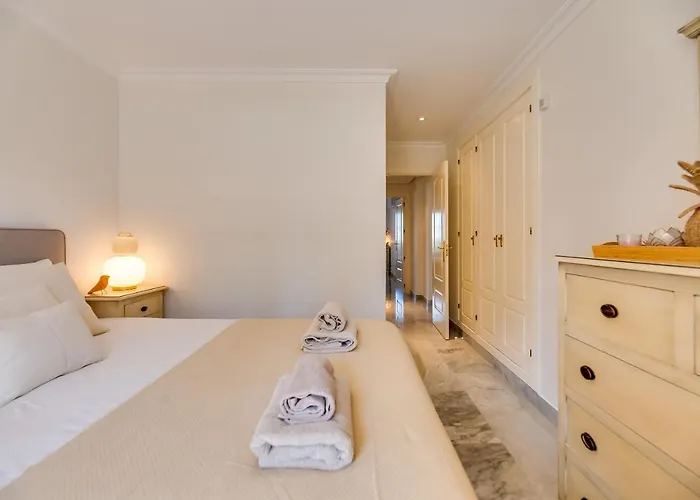 Senorio De Aloha In Puerto Banus Marbella